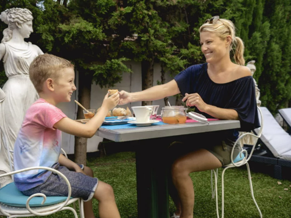 PETIT-DEJEUNER EN FAMILLE