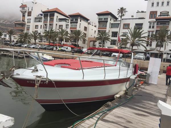 Bronzage intime : bateau privé.