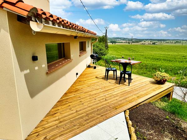 studio-le-lodge-terrasse-privee-vue-campagne.jpg