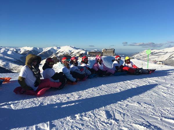 Snake  Gliiss  descente panoramique au-dessus Superbagnères