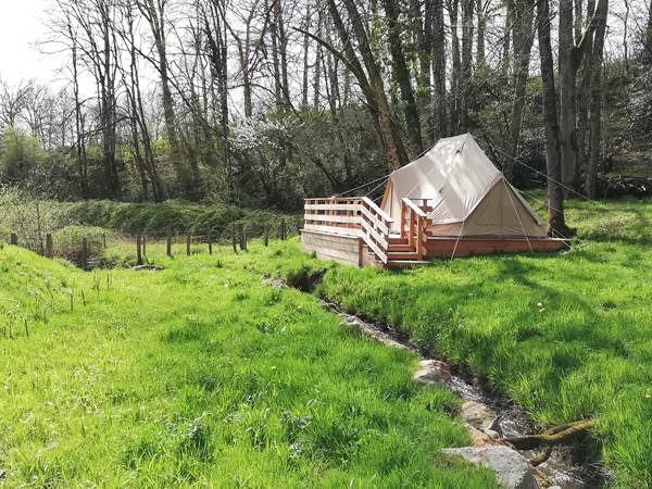 Le pré des eaux - Kabaneko - tentes aménagées dans le parc naturel des millevaches - la croisille sur Briance