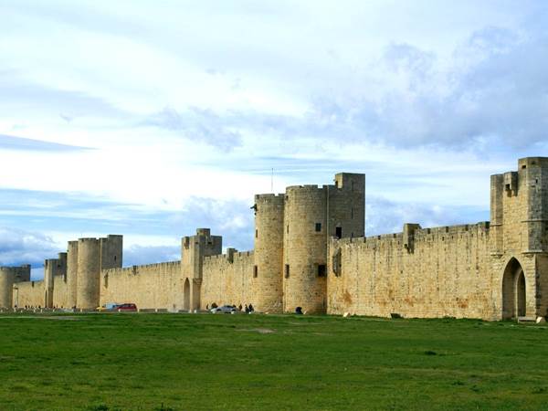 Visite guidée des village-d'Aigues Mortes ou des Saintes Maries de la MerN1