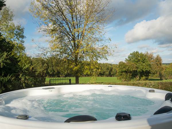 jacuzzi b
