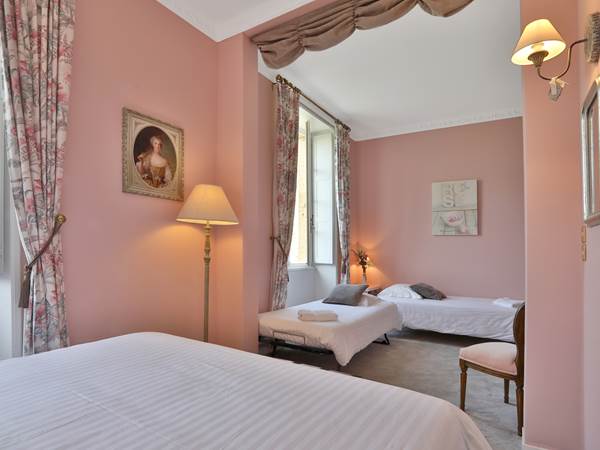 Chambre Rose 5 dans le château 2 à 4 couchages - 1er étage