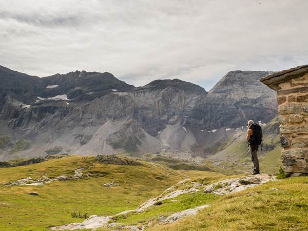 Randonneur cirque de Troumouse