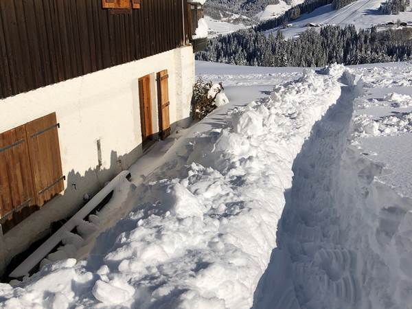 Entrée appartement Tétras (par l'arrière du chalet,2)