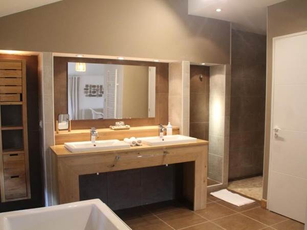 chambre-hote-manoir-courbiac-piscine