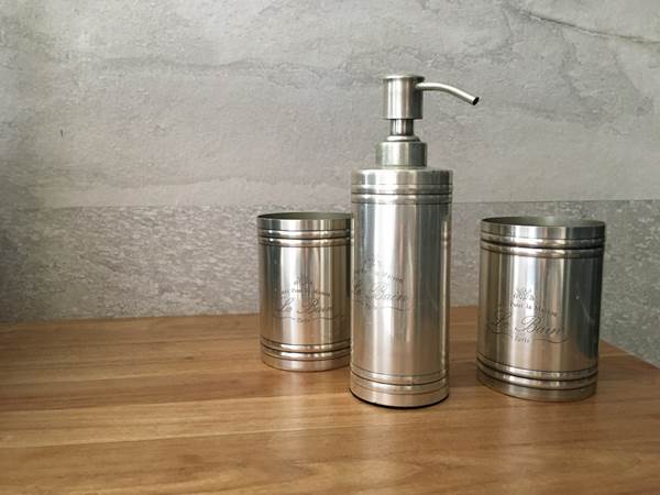 Détails de la salle de bain Safran