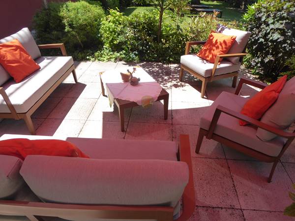 Terrasse du gîte le Châtaignier à Freland