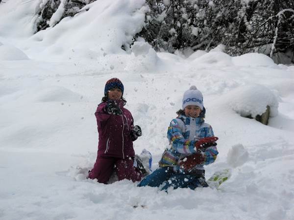 Bataille de boules de neige en vallée du Lys