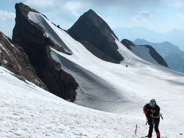 Ascension guidée du Vignemale par les guides de Caminando