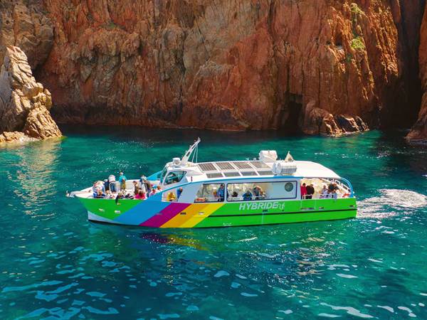 Boat-trip-to-the-calanques-of-piana-and-capo-rosso-from-porto-3