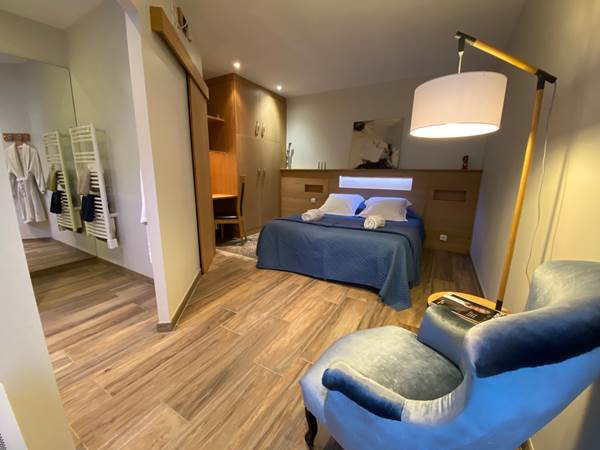 Chambre chêne suite parentale avec sa salle de bain