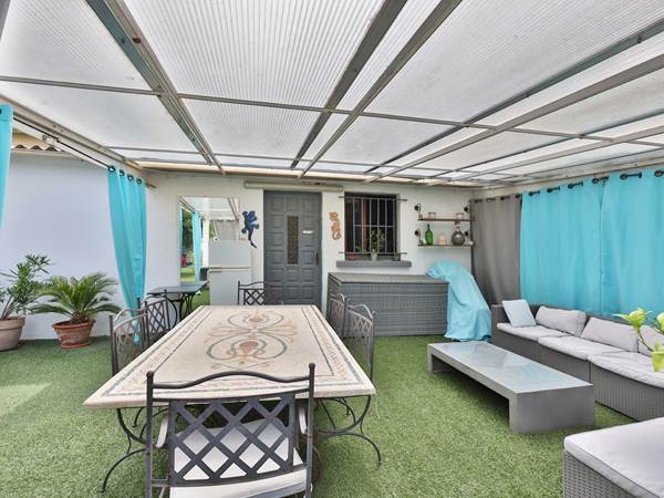 Terrasse commune pour petit-déjeuner