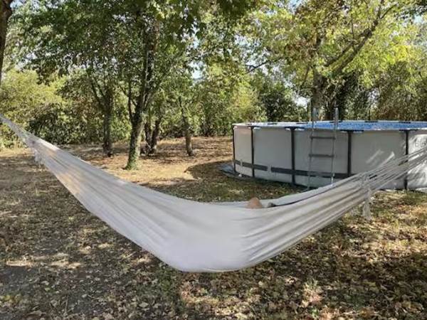 hamac-detente-et-piscine-location-lauragaise