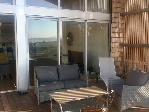 Terrasse et facade salon
