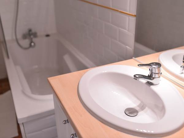 salle_de_bain_douche_baignoir-1200x800