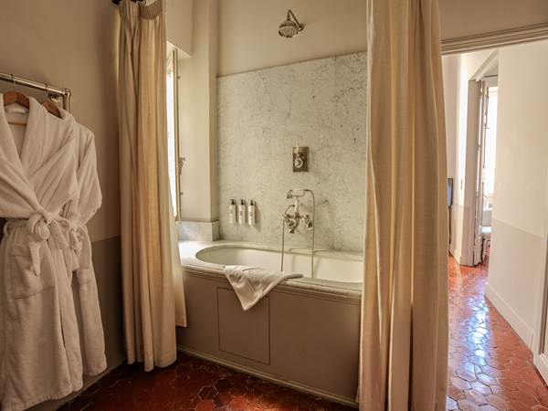 Suite Violette baignoire