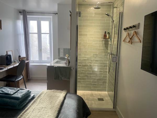 La douche chambre verte
