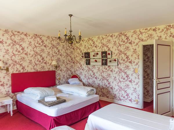 Junior suite et gîte de charme 35/36 chambre vue de l'entrée du séjour
