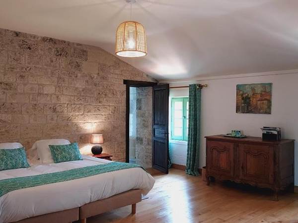 chambre-hote-manoir-courbiac-piscine