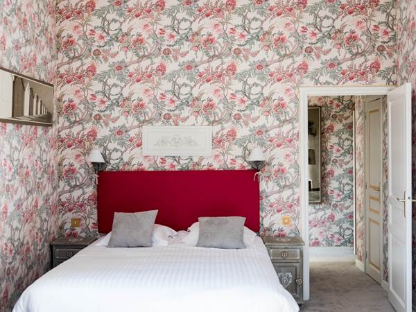 Chambre Pivoine vue du lit