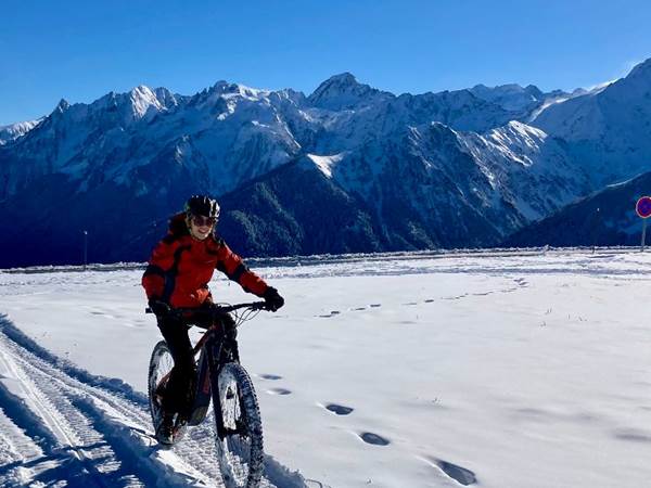 VTT électrique sur neige à Superbagnères