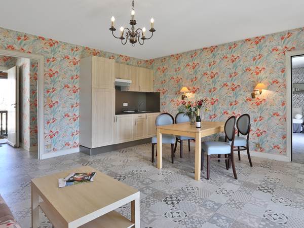 Gîte Junior Suite Gentilhommière 31-32 Cuisine séjour avec balcon au 1er étage annexe
