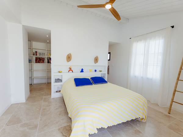 Villa Bleu Baya chambre 3 suite parentale lit double et salle d'eau