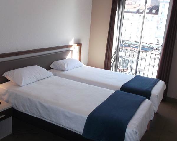 vue de la chambre avec la nouvelle literie