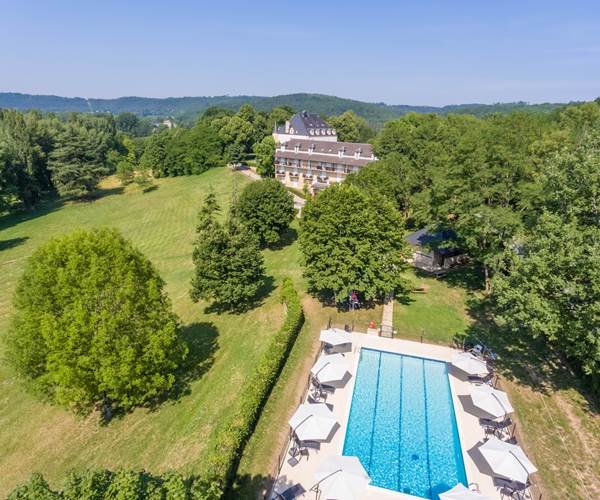 Vue aérienne du domaine -parc et piscine