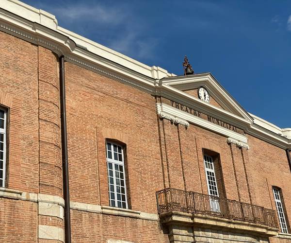 Perpignan la Rayonnante : place de la république. Vive le sud !