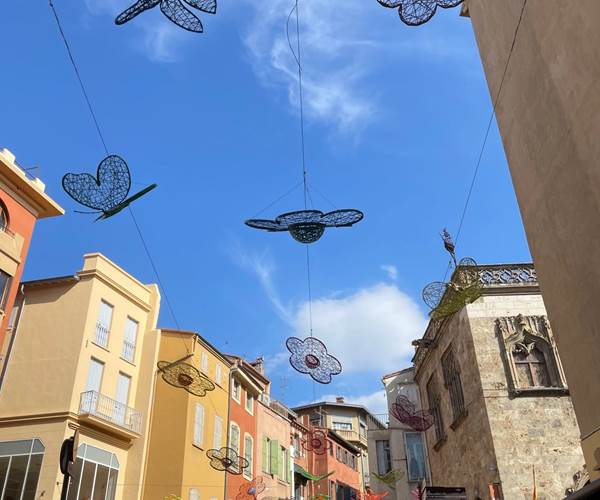 Promenons-nous dans Perpignan. L'histoire de la ville est très riche et de mieux en mieux mise en valeur. Faites un petit tour. Vous reviendrez...