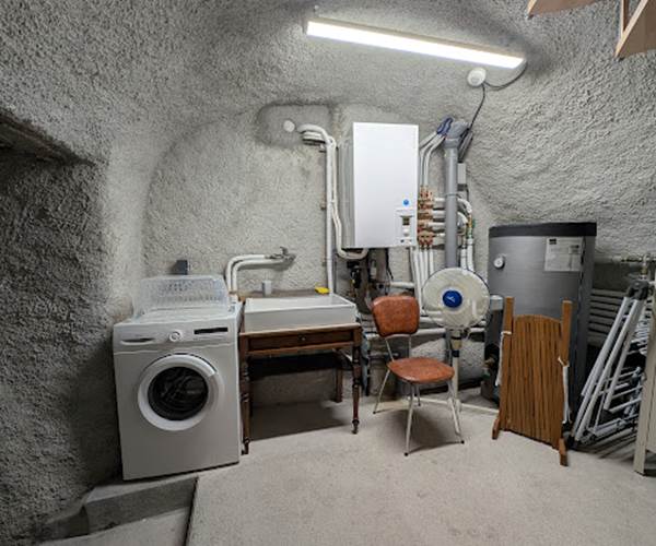 buanderie-gite-hautes-alpes-baratier-location-long-sejour