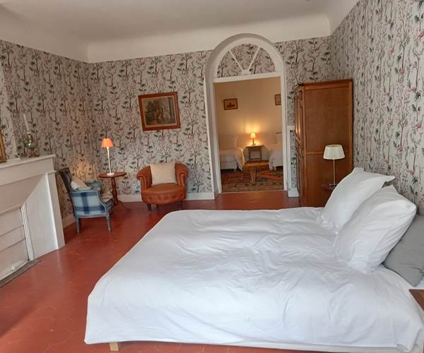 Le Mas Palegry chambres d'hôtes Perpignan - la suite aux oiseaux. Suite familiale pouvant héberger 6 personnes dans de très bonnes conditions. Accès au salon et à la terrasse