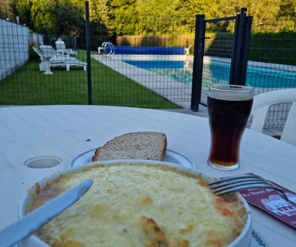 On dîne au jardin