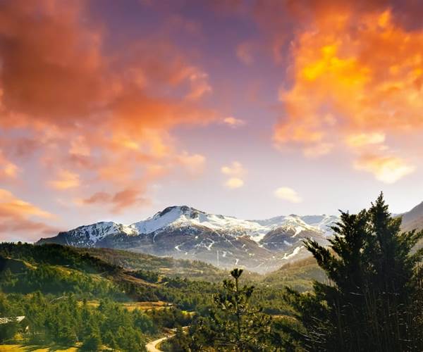 vue-montagne-hautes-alpes-gite-baratier-vacances-nature-randonnee