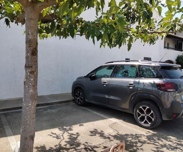 parking gratuit privé et attenant