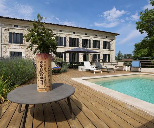 1 - au-bouchon-17-meuble-de-tourisme-17-saint-aigulin-15-personnes