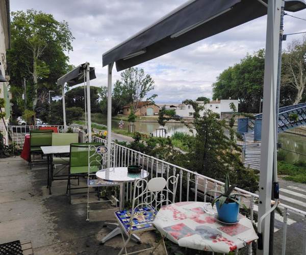 Les Volets Bleus terrasse