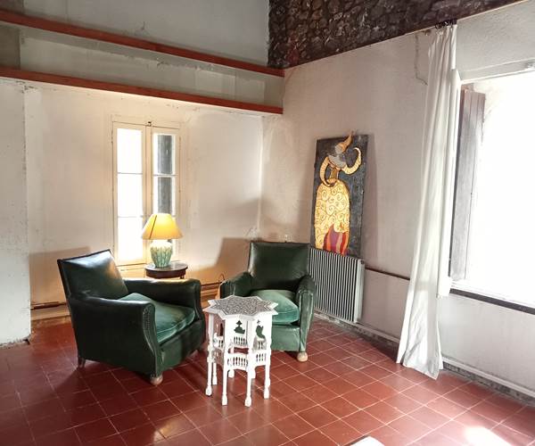 Le Mas Palegry chambres d'hôtes Perpignan - La suite impériale vous attend. 80 m² sous une charpente de 150 ans et une décoration originale. Climatisation réversible; A 2ème étage sans ascenceur