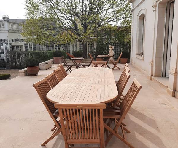 Salon de jardin sur terrasse plein Sud