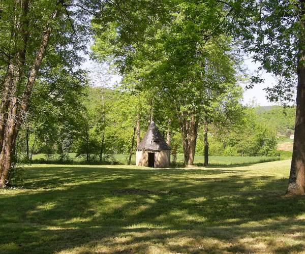 Cabane borie parc château