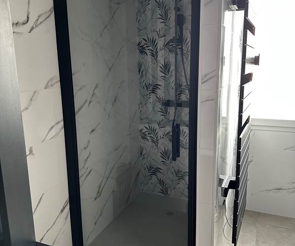 Logement 3 Evasion LE MAINE LOREVA CONSTANT douche italienne