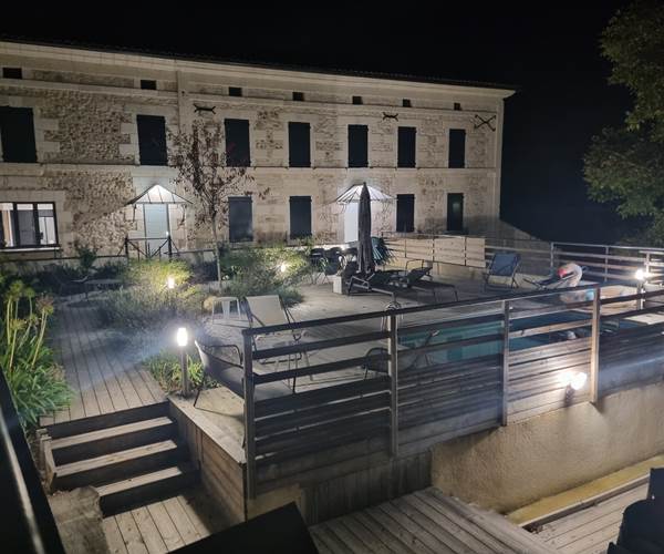 au-bouchon-17-seminaire-meuble-de-tourisme-terrasse-soiree