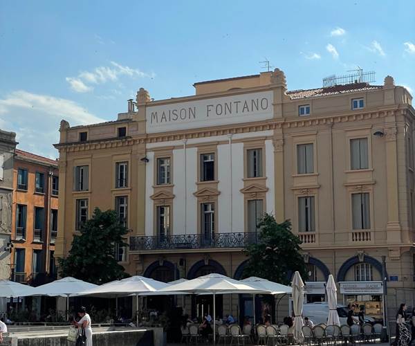 La maison Fontano. Place de la république à Perpignan