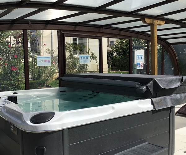 Jacuzzi