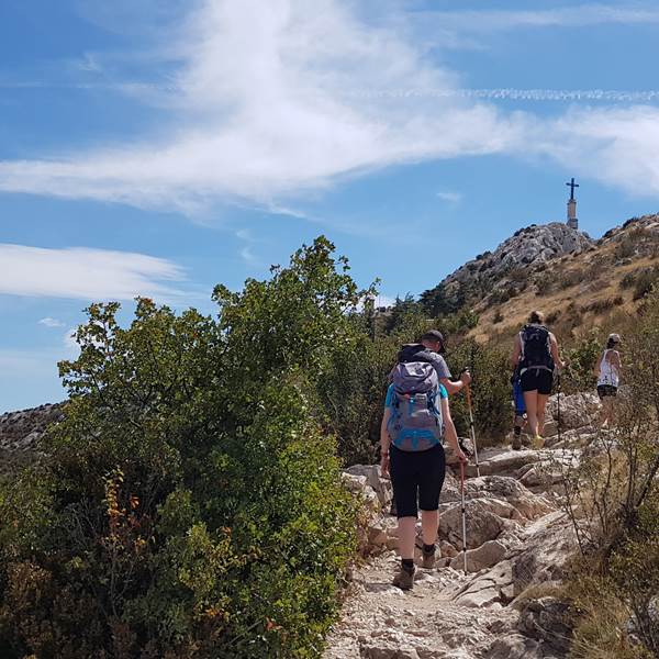 Montée à la Sainte-Victoire - Youcamp Outdoor-photo-gallery