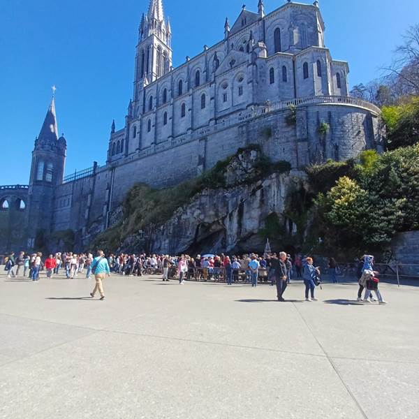 Les basiliques et la grotte de Massabielle-photo-gallery