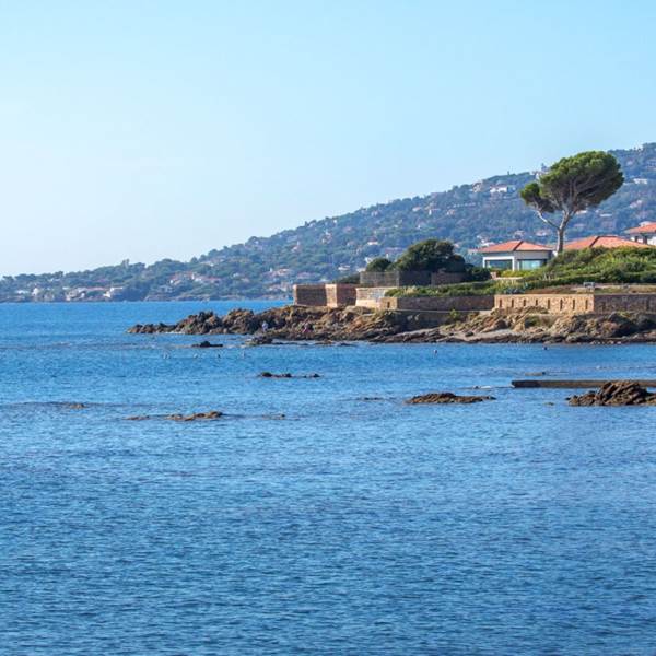 Bord de mer a` Sainte-Maxime - Vue sur la baie de Saint-Tropez-photo-gallery